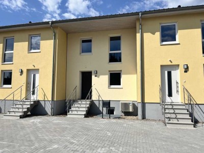 LETZTE CHANCE | REIHENMITTELHAUS mit Garten| NEUBAU im Erstbezug zur sofortigen Anmietung in Schönow