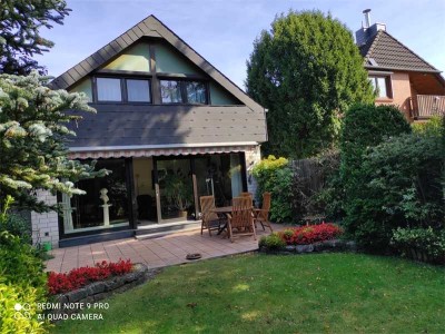 Freistehendes Einfamilienhaus mit idyllischem Garten