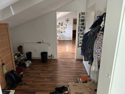 Gepflegte 3-Raum-Dachgeschosswohnung in Neu-Isenburg