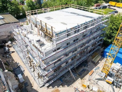 Hochwertige Neubauwohnung mit zwei Dachterrassen - KfW Programm "Klimafreundlicher Neubau" - in zent