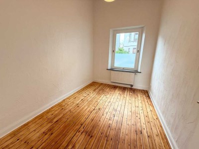 Helles WG-Zimmer in 4er Studentinnen WG