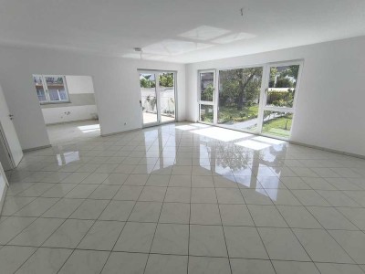 Sonnengeflutete 3-Zimmer-Wohnung mit luxuriöser Innenausstattung und Terrasse in Frankfurt am Main