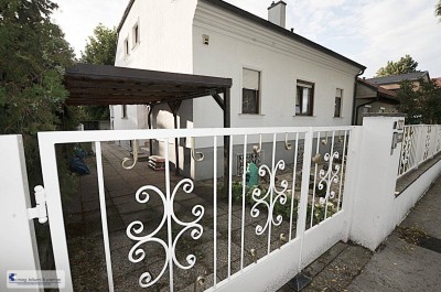 EIN HAUS FÜR ZWEI FAMILIEN ODER ZWEI GENERATIONEN