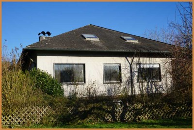 Einmalige Lage für Ihr neues Zuhause! 2-Familien-Wohnhaus mit vielen Möglichkeiten zu verkaufen!