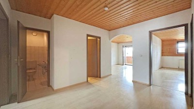 3 Zimmer Dachgeschosswohnung 
mit großem Potenzial und TG Stellplatz