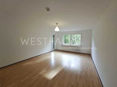 Gemütliche Wohnung mit Laminat, Einbauschrank und Balkon