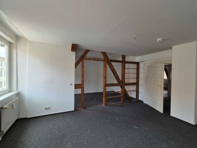 Ansprechende und modernisierte 1 1/2-Zimmer-DG-Wohnung mit gehobener Innenausstattung in Göttingen