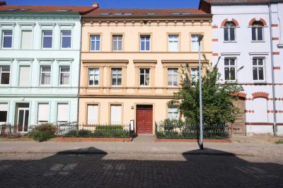 Bezugsfreie 2-Zimmer-Dachgeschosswohnung in direkter Nähe vom Rathaus