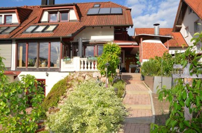 Provisionsfrei: Energieeffiziente Doppelhaushälfte mit Einliegerwohnung auf Erbpachtgrundstück