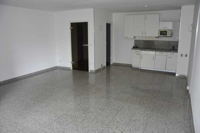 Citylage! Seniorengerechtes, schickes Apartment mit Loggia und Einbauküche