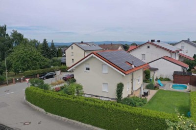 Familienfreundliches EFH mit PV-Anlage und herrlichem Garten in Parkstetten zu vermieten