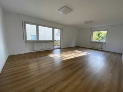 4-Zi-Whg, 124 m2 Wfl., frei, hochwertig renov., TG, EBK, TGL Bad, Balkone