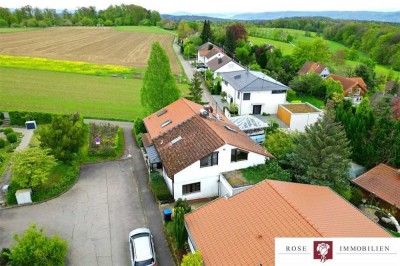 Handwerker aufgepasst!
Renovierungsbedürftige DHH mit Duplex-GA in toller Lage von Remshalden-Buoch