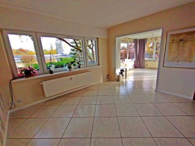 Großzügig Wohnen: Lichtdurchflutete 145 m² ETW mit Terrasse & Garten