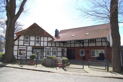 !!! 1 Haus (Frei) + 2 Wohnungen (Vermietet) in Volkse zu Verkaufen !!!