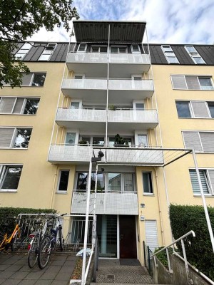 Schöne, helle und gut geschnittene 3-Zi. Whg. mit 2 Balkonen