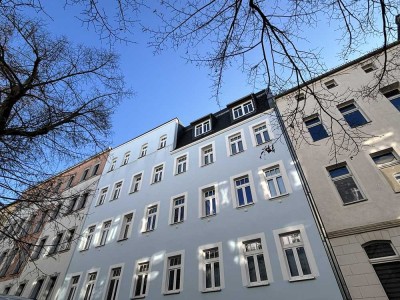 Schöne und gepflegte 3-Raum-Dachgeschosswohnung mit Balkon in Halle (Saale)