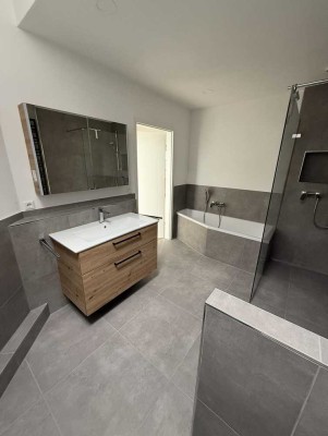 Großzügige helle Maisonette Wohnung mit Klima und Wallbox in Neureut