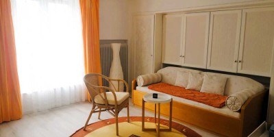 Großes, möbliertes WG- Zimmer mit Terrasse!