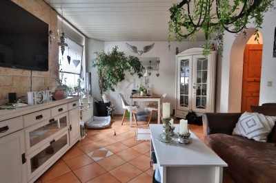 Romantisch & charmant: Reihenhaus mit Terrasse und separatem Garten!
