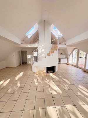 Hattingen-Mitte: Exklusive 3½-Raum Maisonette Wohnung mit Balkon !