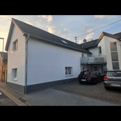 Freundliche und sanierte 3-Raum-Wohnung mit Balkon in Weilerswist