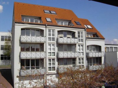 SCHÖNE HELLE, NEUWERTIGE 2. ZIMMER DIREKT VOM EIGENTÜMER