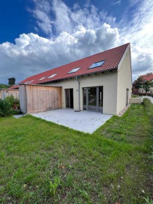 Haus mit Garten und Grünblick, EBK, Parkett u.a. Besichtigung am Samstag 22.11. / 13:15 Uhr!!