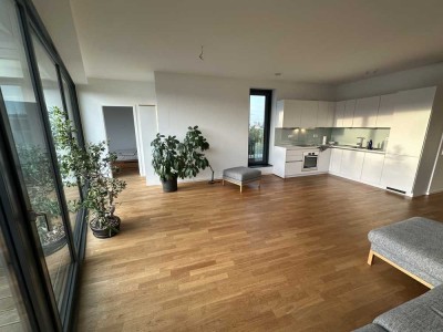 Tolle Dachgeschosswohnung mit sonnigem Balkon und Tiefgaragen-Stellplatz