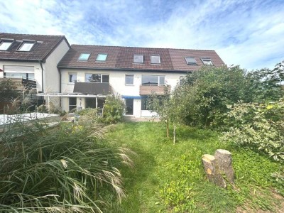 Charmantes u. großzügiges Reihenmittelhaus in familienfreundlicher Lage des 5-Seen-Landes