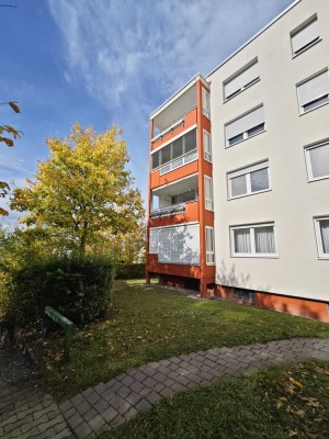 Top-Lage! Exklusive 3-Zi.-ETW mit Süd Balkon und EBK in ruhiger Lage vom Goldberg