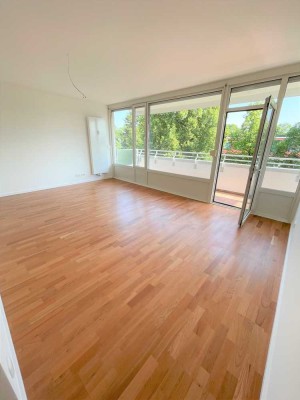 Provisionsfrei, Neuwertig, sonniger Süd Balkon mit EBK, perfekter Schnitt
