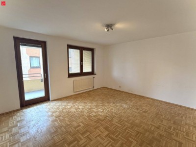 Anleger aufgepasst: Helle Mehrzimmerwohnung mit Balkon!