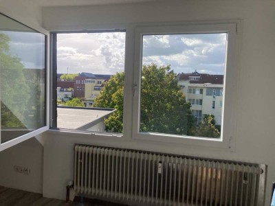 Helle 2-Zimmer Dachgeschosswohnung in Düsseldorf-Gerresheim
