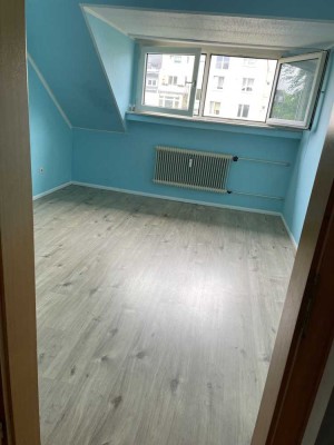 Modernisierte Wohnung mit dreieinhalb Zimmern in Bochum