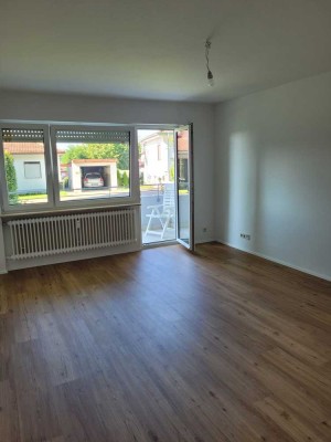 Pendler und co. aufgepasst: Geschmackvolle Hochparterre-2ZKB-Wohnung bei Friedrichshafen