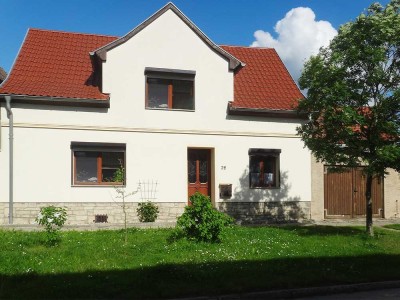 bezugsfreies Wohnhaus mit Garage,  Nebengelass in Gorsleben