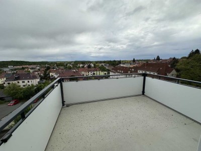 Stilvolle 5-Zimmer-Dachgeschosswohnung mit gehobener Innenausstattung und großem Balkon in Meerane