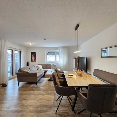 "Untervermietung" Moderne 3-Zimmer-Wohnung mit Loggia, Einbauküche,  Garage, Stellplatz