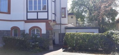 Geschmackvolle 3-Raum-EG-Wohnung mit gehobener Innenausstattung und schöner Terrasse