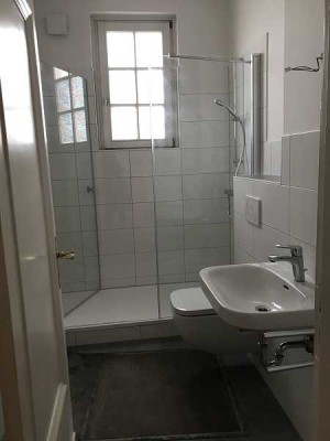 3 Zimmer Wohnung mit Balkon in Jugendstilvilla