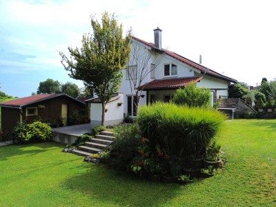 Ihr neues Zuhause Charmante Doppelhaushälfte in ruhiger und naturnaher Lage von Holzheim/Neuhausen