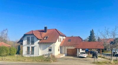 Freistehendes, sehr gepflegtes Einfamilienhaus mit großem Garten, Garage und Carport in Immenstaad