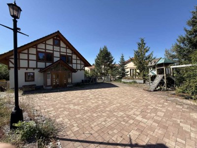 Einfamilienhaus mit Lagerhalle und vielseitigen Nutzungsmöglichkeiten