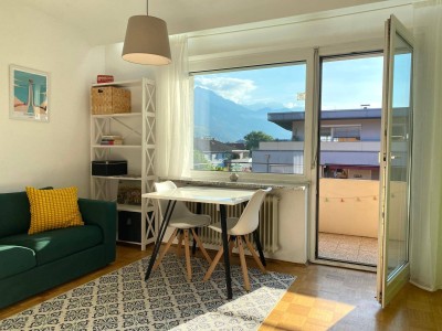Zwischenmiete/Wohnen auf Zeit; Dachgeschoss-Garconniere mit großem Balkon - vollausgestattet