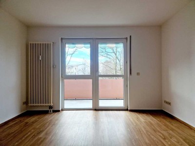 Gemütliche rollstuhlgerechte 2- Raumwohnung mit Balkon für Senioren!