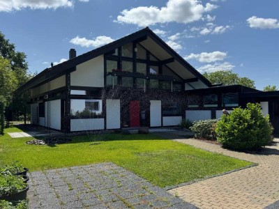 LUXURIÖSES HUF HAUS BESTENS IN FORM 211 m² WFL. + 67 m² WINTERGARTEN, DOPPELGARAGE AUF 1.214m² GRUND