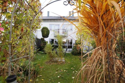 Reihenhaus mit kleinem Garten in TOP-Lage, Nähe Audi AG/WestPark/Klinikum IN-Friedrichsho.