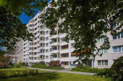 2 Zimmerwohnung mit Dusche wird neu saniert! Kontakt: 0170/5631335