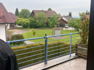 Attraktive, helle, gepflegte und sonnige Wohnung mit guter Innenausstattung in Haldenwang